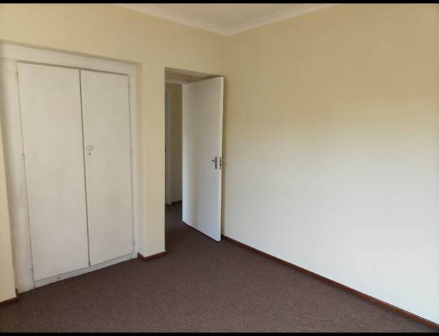2 BEDROOM FLAT FOR SALE IN THREE RIVERS PROPER